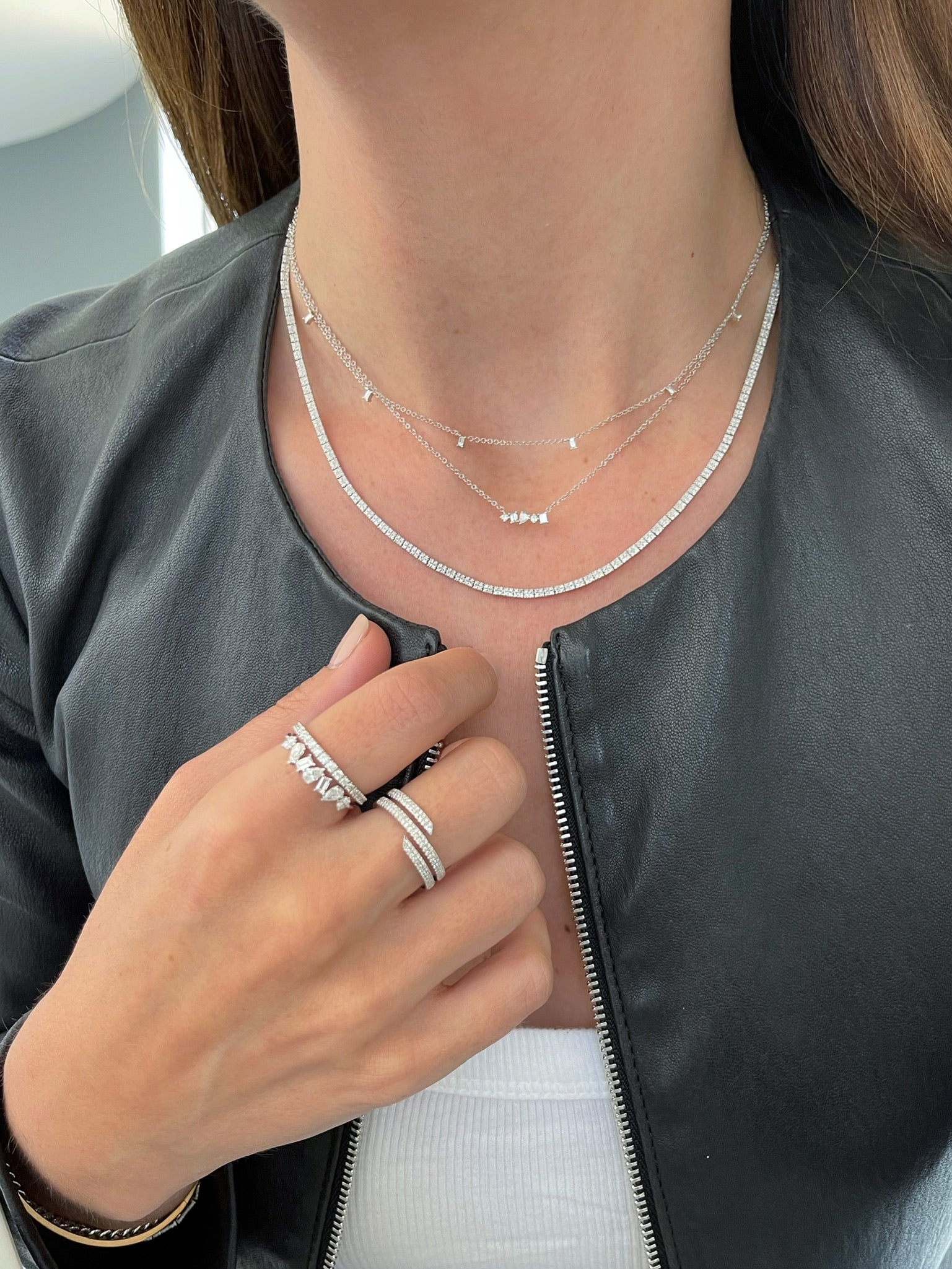 Multi Faceted Diamond Mini Bar Necklace